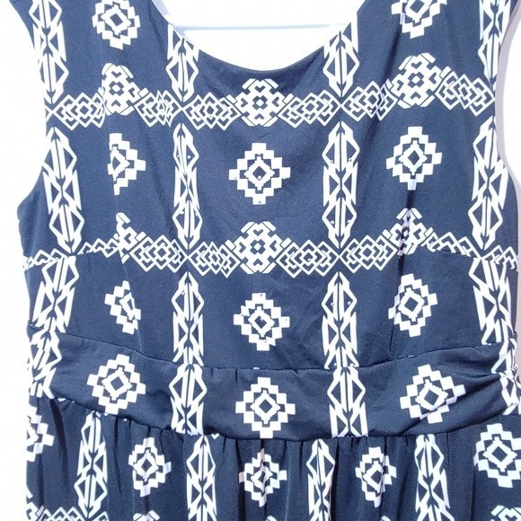 INC International Concepts Womens sleeveless dress Black/White size XL - Picture 2 of 6